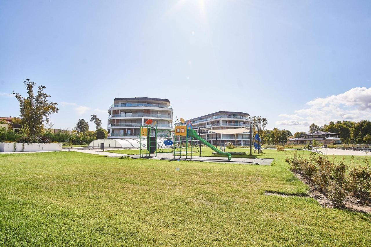 Azúr Apartment - hostAID Siófok Exterior foto
